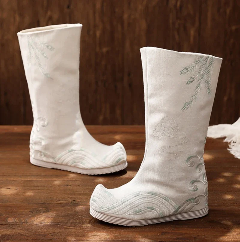 Chinese Hanfu Embroidered Boot - Men Shoes White Colour 评论和价格