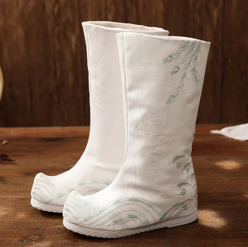Chinese Hanfu Embroidered Boot - Men Shoes White Colour 评论和价格