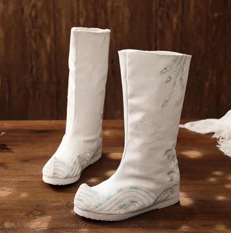 Chinese Hanfu Embroidered Boot - Men Shoes White Colour 评论和价格
